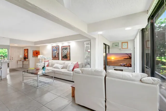 $275,000 | 6734 Willow Wood Drive, Unit 1405, Boca Raton, FL 33434