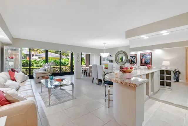 $275,000 | 6734 Willow Wood Drive, Unit 1405, Boca Raton, FL 33434