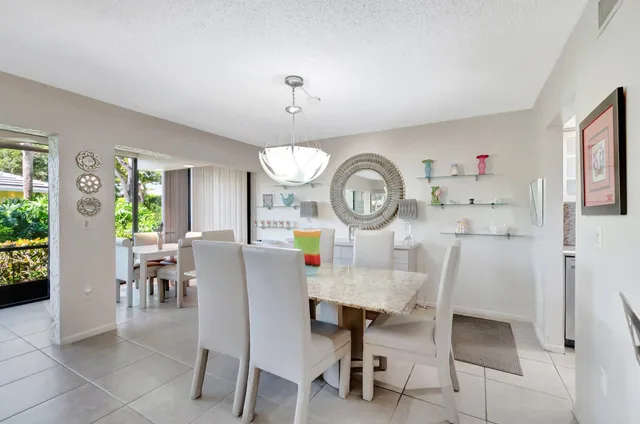 $275,000 | 6734 Willow Wood Drive, Unit 1405, Boca Raton, FL 33434
