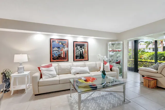 $275,000 | 6734 Willow Wood Drive, Unit 1405, Boca Raton, FL 33434
