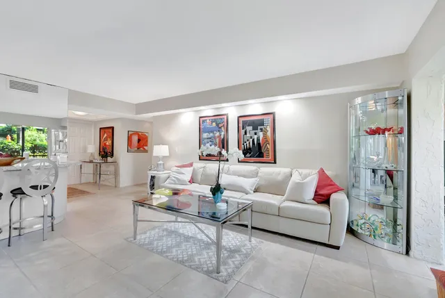 $275,000 | 6734 Willow Wood Drive, Unit 1405, Boca Raton, FL 33434