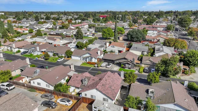 $429,900 | 1227 Windsor Court, Turlock, CA 95380