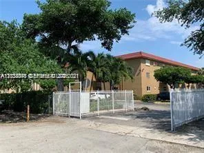 $1,700 | 4655 Palm Avenue, Unit 315, Hialeah, FL 33012