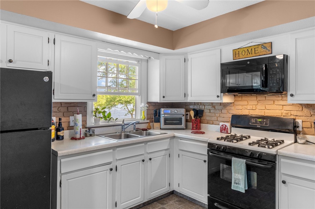 216 Saunders Brook Road Glocester, RI 02814 - Photo 16 of 40