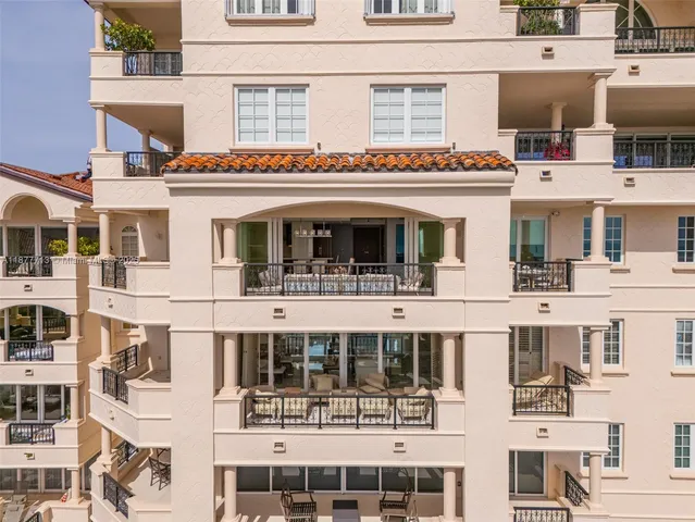 a view of city view with ocean view