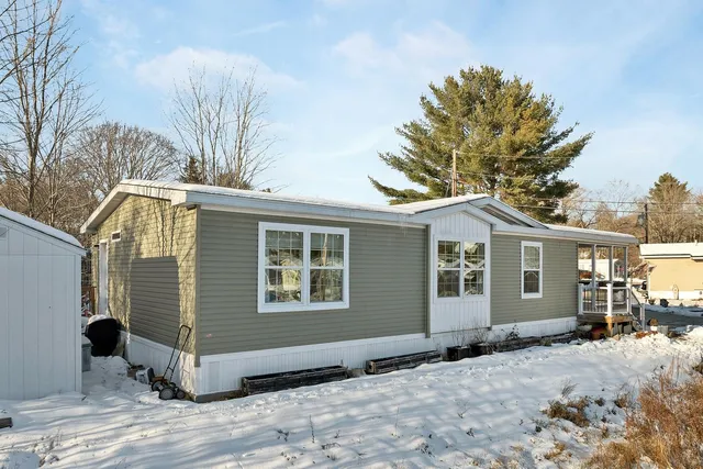 $285,000 | 23 Dartmouth Circle, Newmarket, NH 03857