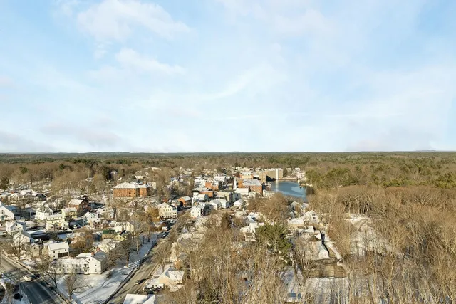 $285,000 | 23 Dartmouth Circle, Newmarket, NH 03857