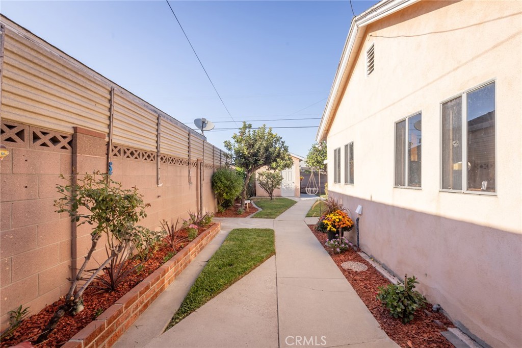 1001 West 134th Street Compton, CA 90222 - Photo 36 of 44 a building view with outdoor space