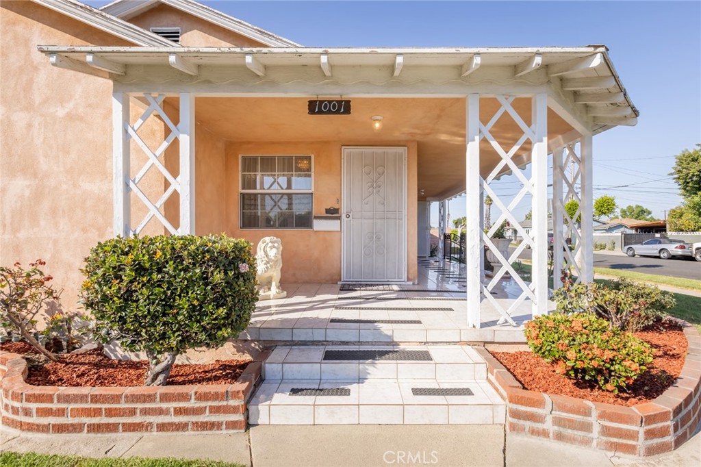 1001 West 134th Street Compton, CA 90222 - Photo 6 of 44 a front view of a house