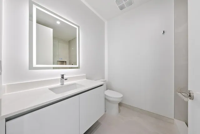 $2,950,000 | 220 Lake Shore Drive, Unit 1008, Lake Park, FL 33403