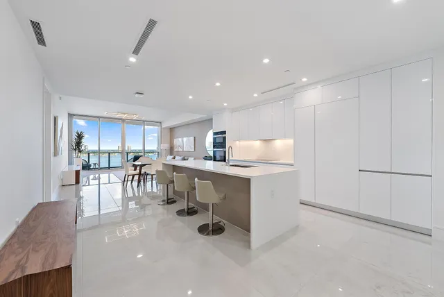 $2,950,000 | 220 Lake Shore Drive, Unit 1008, Lake Park, FL 33403