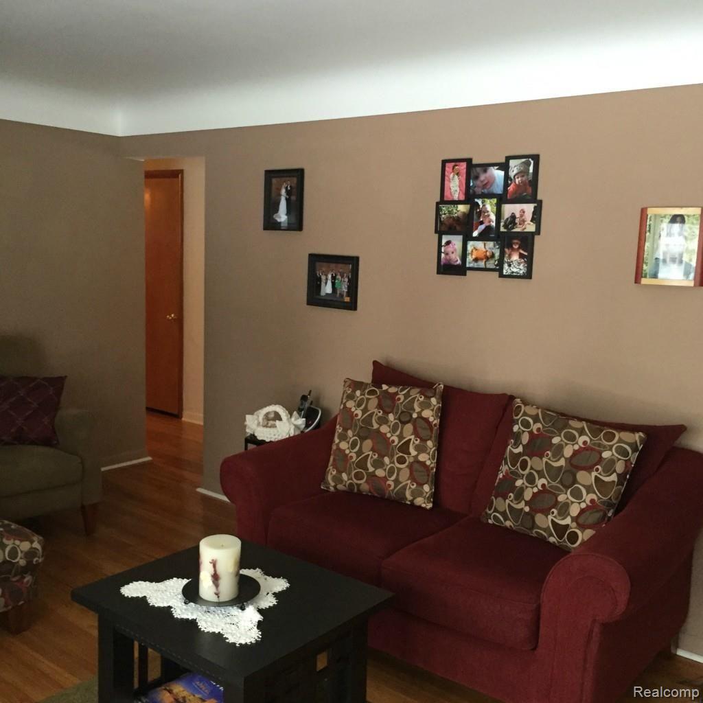 3050 Riverside Drive Port Huron, MI 48060 - Photo 11 of 51 IMG_2728.jpg
