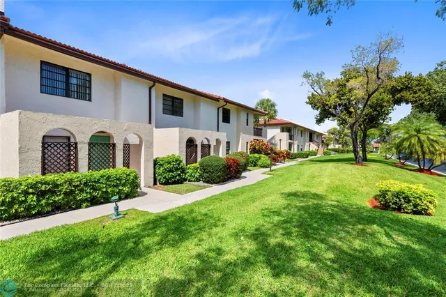 $425,000 | 21691 Cypress Road, Unit 16C, Boca Raton, FL 33433