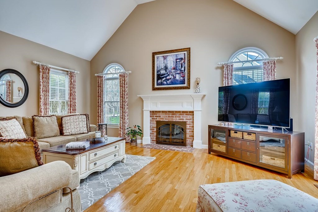 48 Little Pond Road Northborough, MA 01532 - Photo 6 of 38 Gallery Image 6
