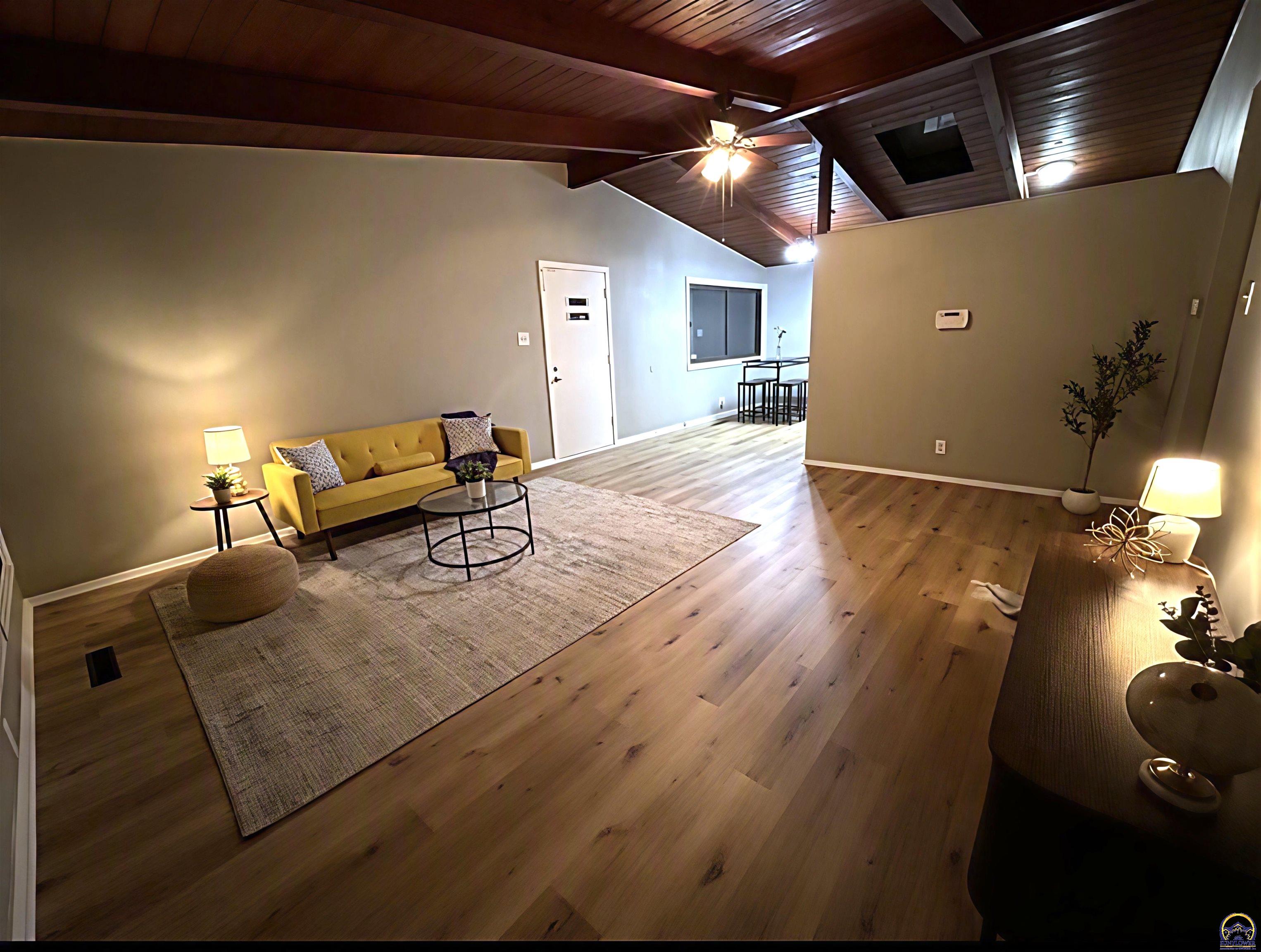 2516 Southwest Burnett Road Topeka, KS 66614 - Photo 4 of 23