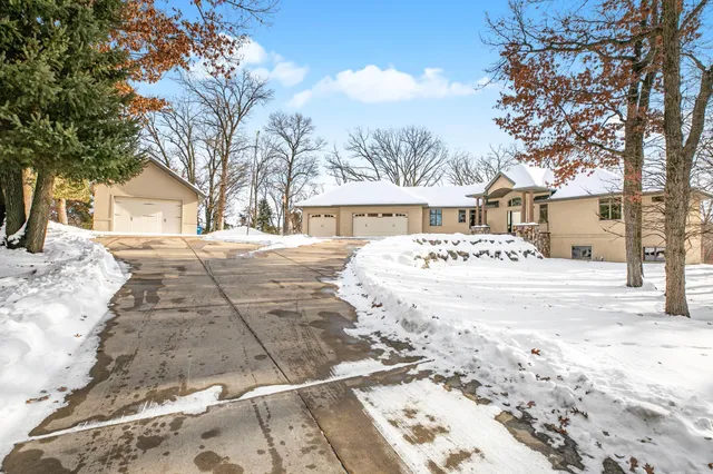 $1,100,000 | 22168 Timberland Court, St. Augusta, MN 55320