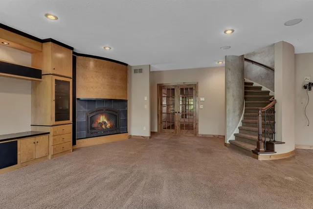 $1,100,000 | 22168 Timberland Court, St. Augusta, MN 55320