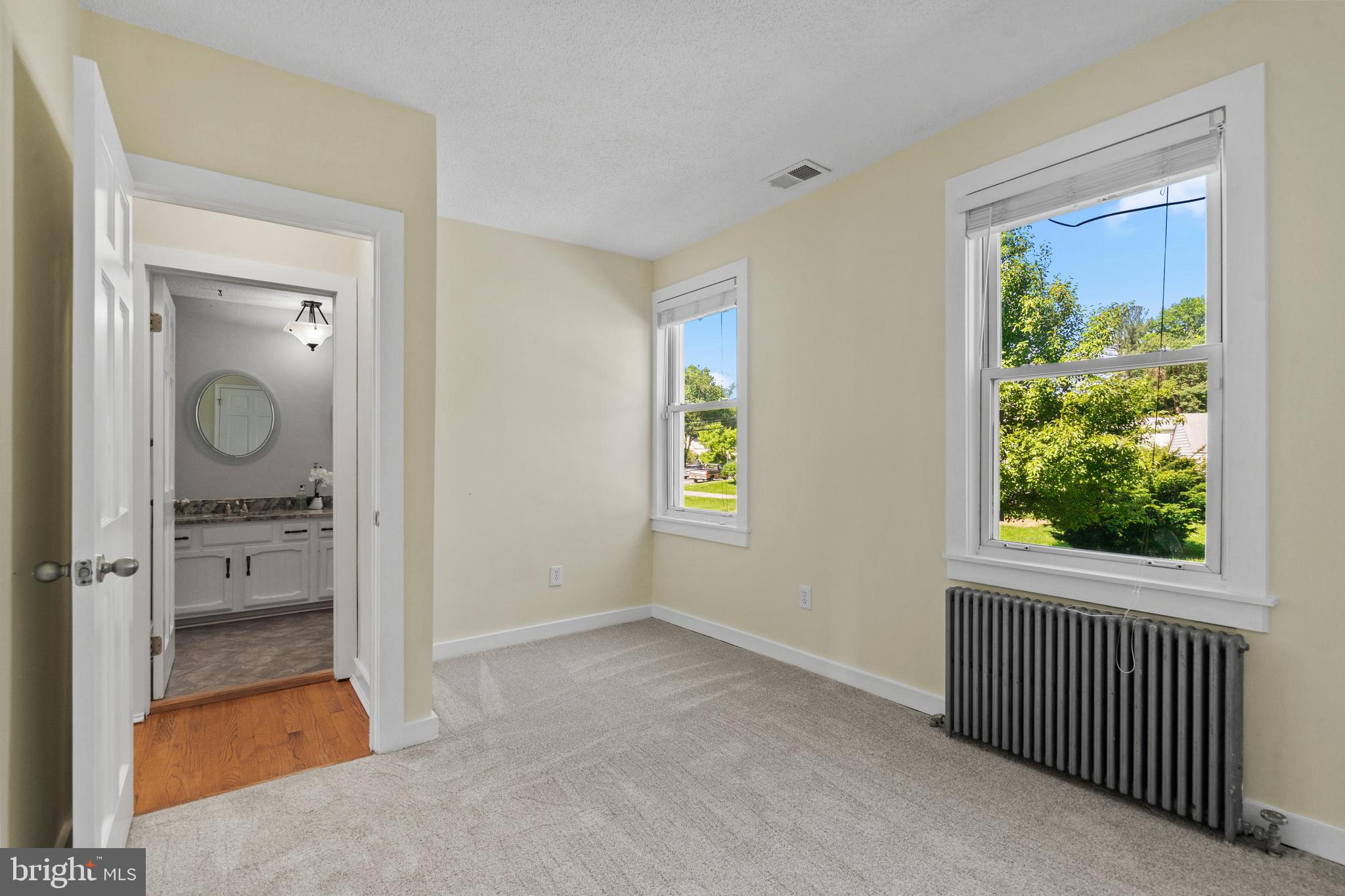 736 Dennis Avenue Silver Spring, MD 20901 - Photo 11 of 34 Main level Bedroom