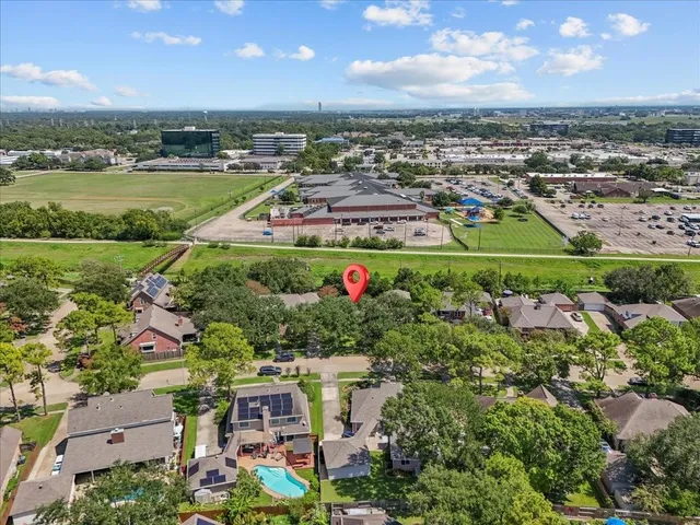 $2,700 | 2422 Fairwind Drive, Houston, TX 77062