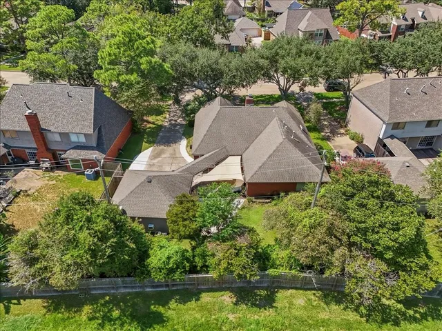 $2,700 | 2422 Fairwind Drive, Houston, TX 77062