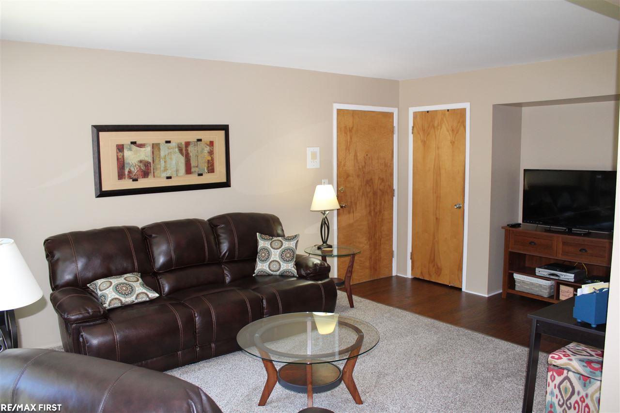 29680 Hoover Road Warren, MI 48093 - Photo 4 of 16 31352948-3.JPG