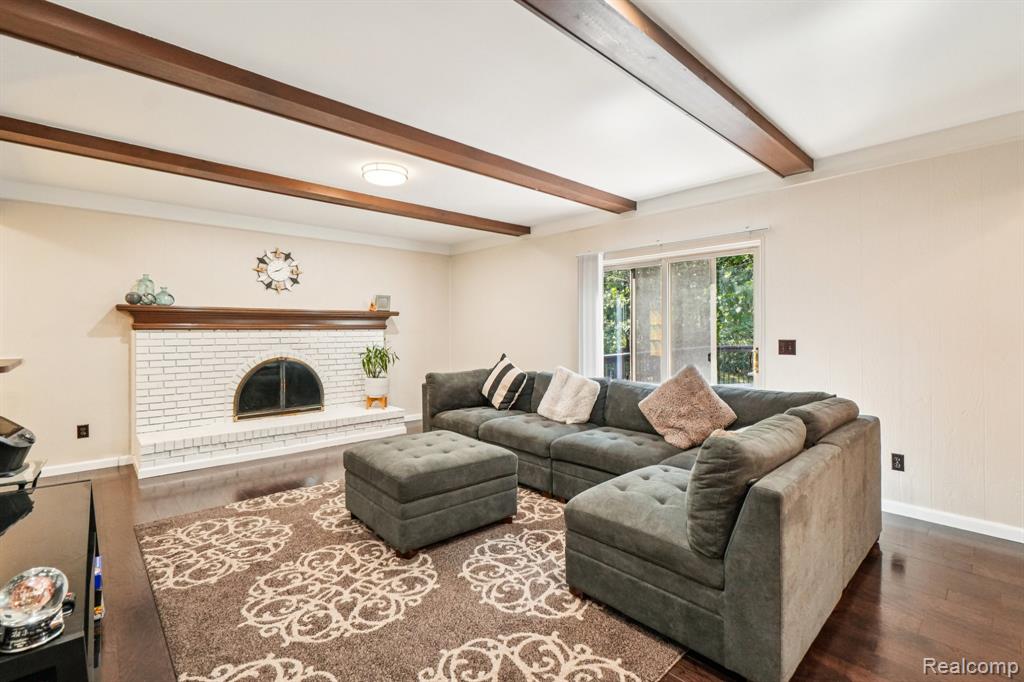 585 Timberline Drive Rochester Hills, MI 48309 - Photo 5 of 38