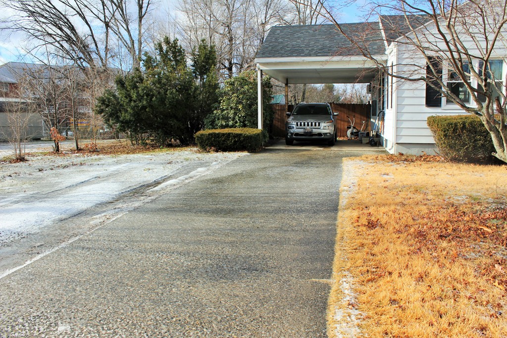 66 Spear Road Springfield, MA 01119 - Photo 4 of 30