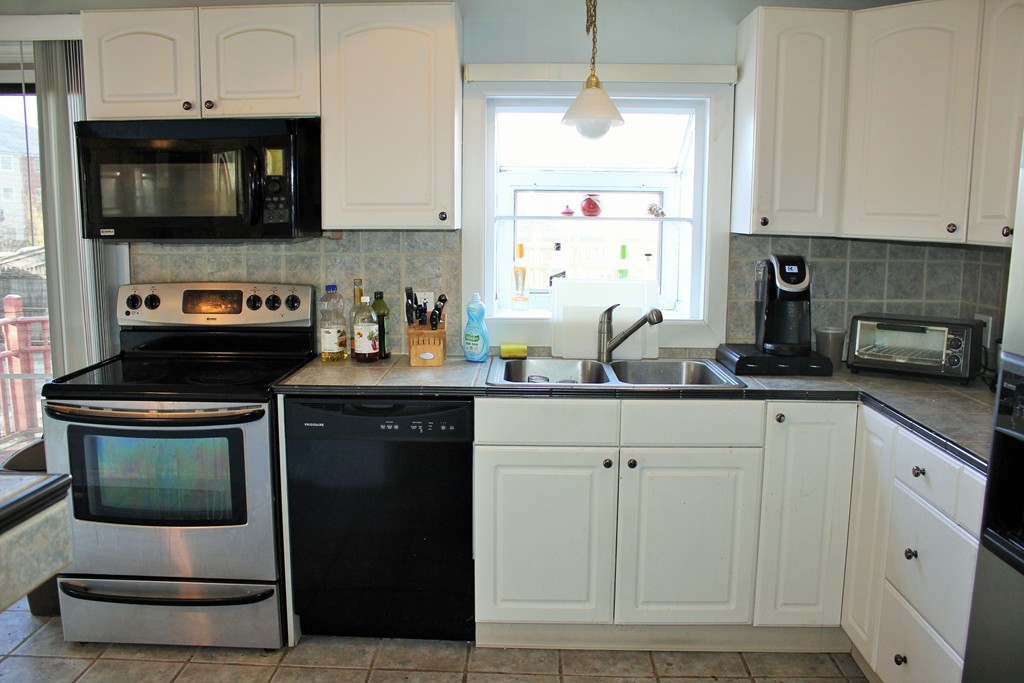 66 Spear Road Springfield, MA 01119 - Photo 6 of 30