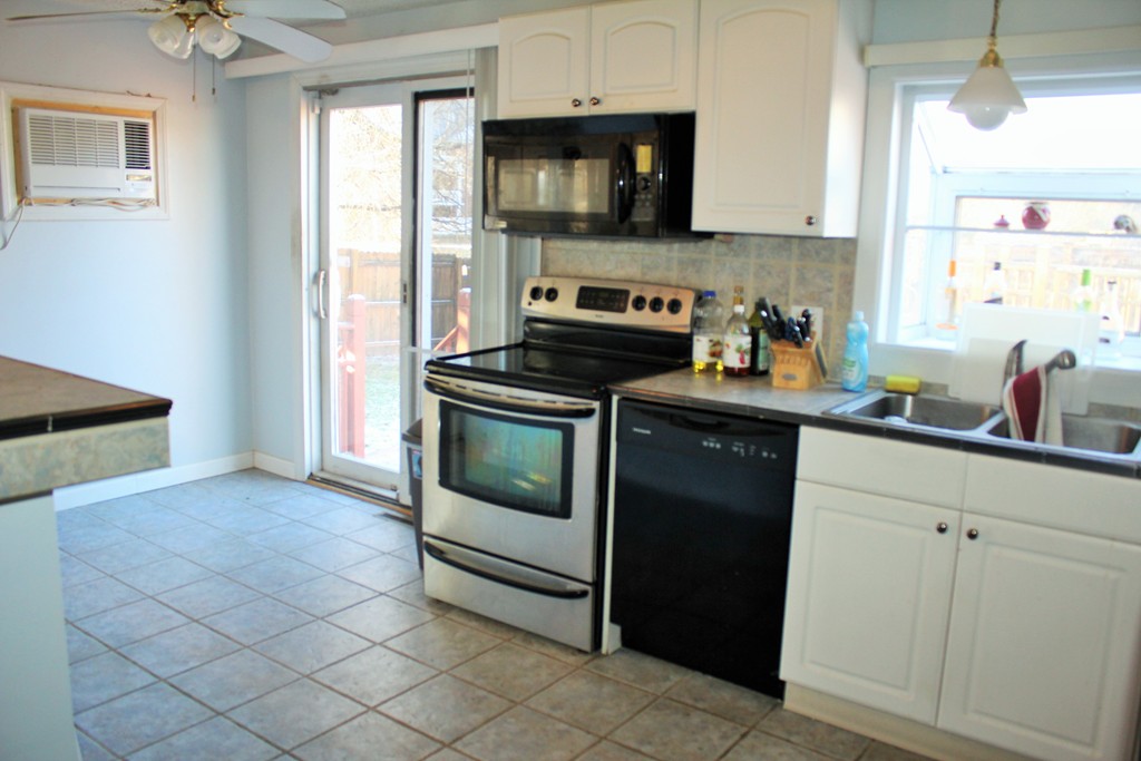 66 Spear Road Springfield, MA 01119 - Photo 8 of 30