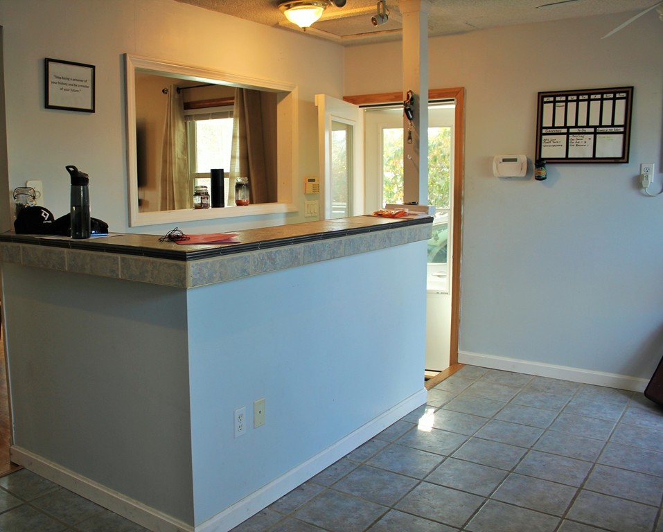 66 Spear Road Springfield, MA 01119 - Photo 9 of 30