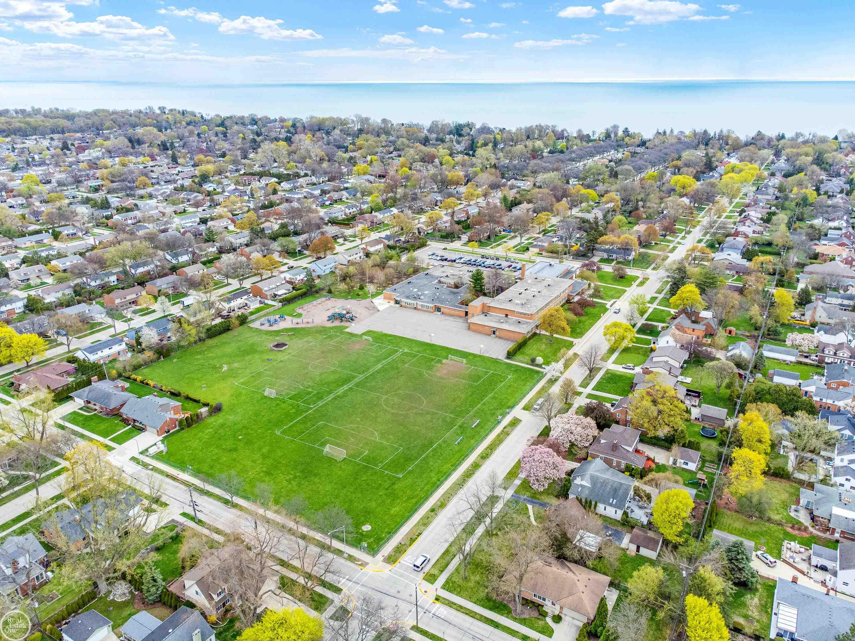 791 Roslyn Road Grosse Pointe, MI 48236 - Photo 55 of 57 50106857-54.JPG