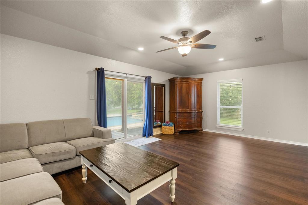 9404 Bellechase Road Granbury, TX 76049 - Photo 15 of 34