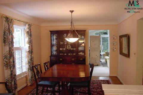 285 Lothrop Road Grosse Pointe, MI 48236 - Photo 3 of 8 832586-2.JPG