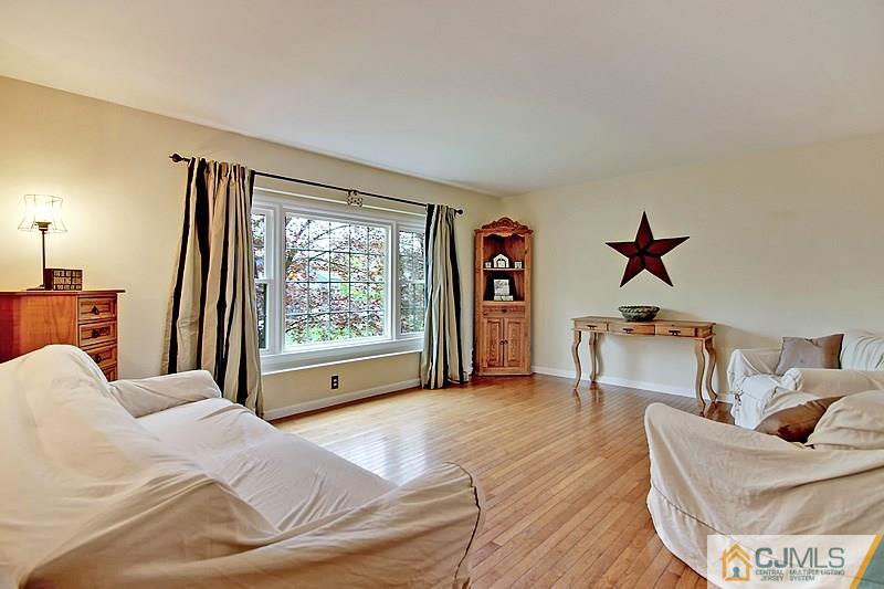559 Ashland Road Middlesex, NJ 08846 - Photo 2 of 25 Gallery Image 2