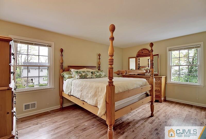 559 Ashland Road Middlesex, NJ 08846 - Photo 4 of 25 Gallery Image 4