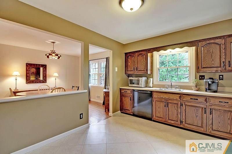 559 Ashland Road Middlesex, NJ 08846 - Photo 6 of 25 Gallery Image 6