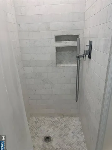 $6,000 | 24 Drake Lane, Upper Saddle River, NJ 07458