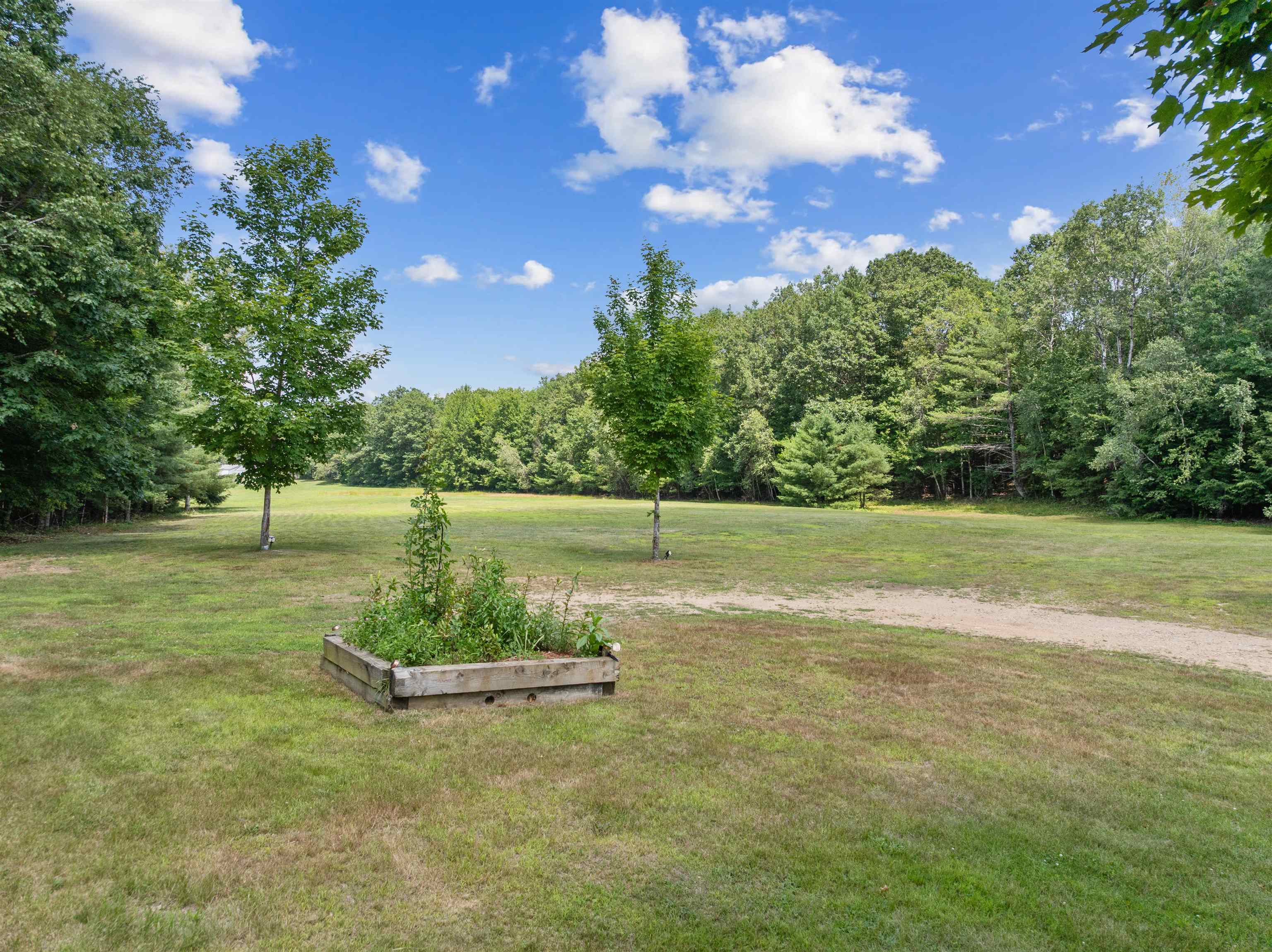 8 Jodi Drive Belmont, NH 03220 - Photo 2 of 34