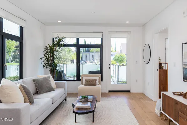 $869,000 | 399 East Del Mar Boulevard, Unit 107, Pasadena, CA 91101