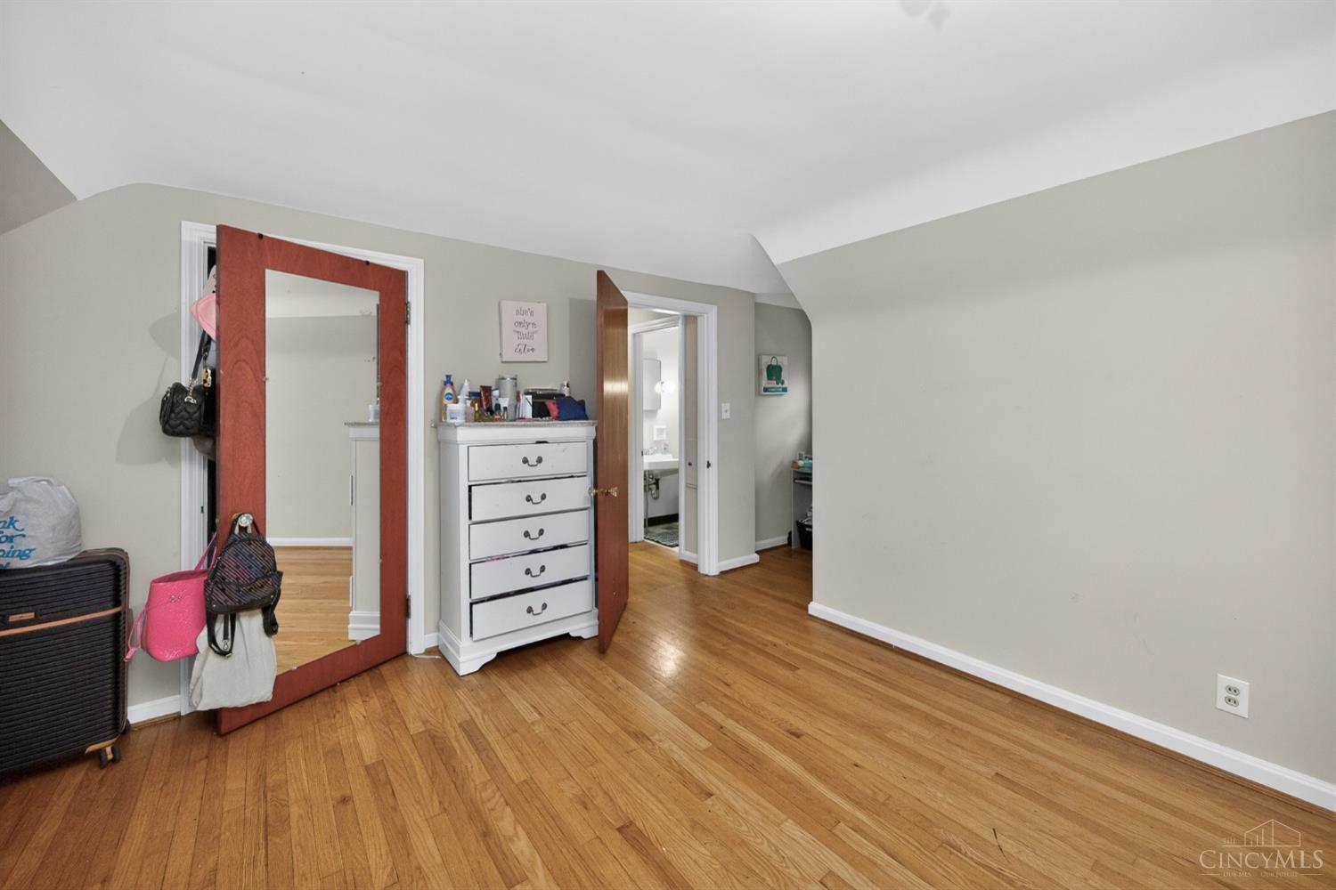 3270 Renfro Avenue Cincinnati, OH 45211 - Photo 25 of 49