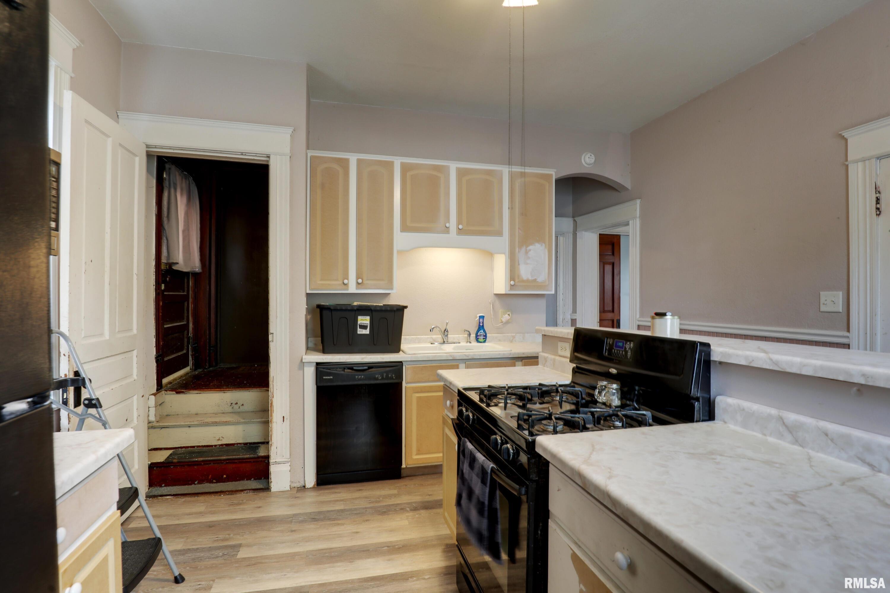 1109 Madison Street Quincy, IL 62301 - Photo 11 of 27