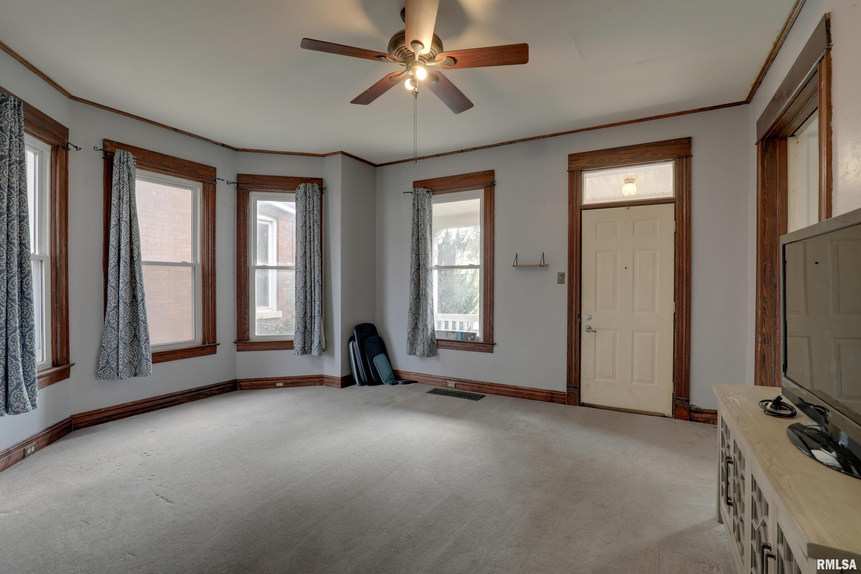 1109 Madison Street Quincy, IL 62301 - Photo 3 of 27