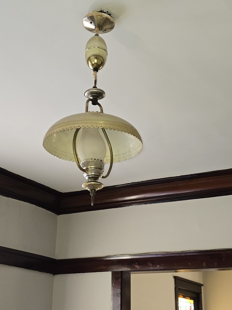 7517 South Green Street Chicago, IL 60620 - Photo 20 of 22 a close view of door lock