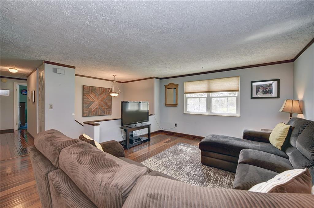 281 Allison Road Gibsonia, PA 15044 - Photo 5 of 25 Gallery Image 5