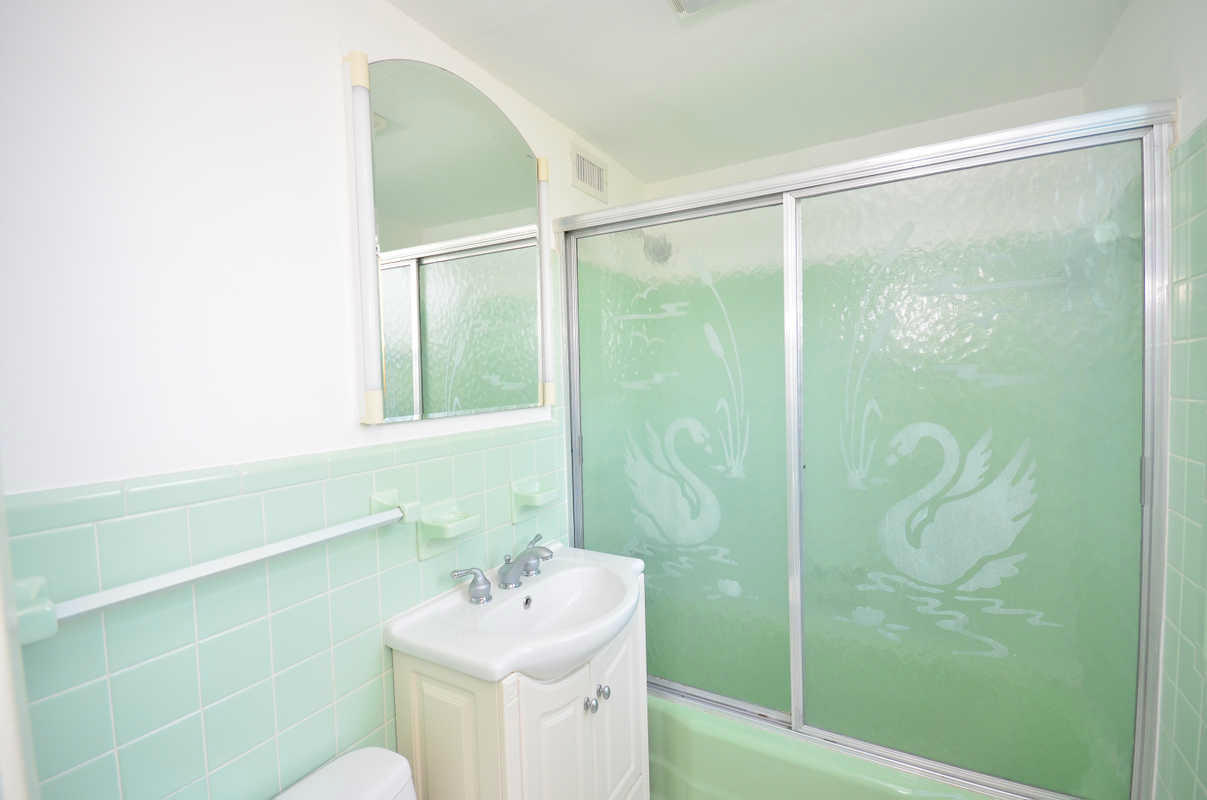 1501 South Ocean Boulevard, Unit P3 Boca Raton, FL 33432 - Photo 12 of 18 Berkeley Square Master Bathroom