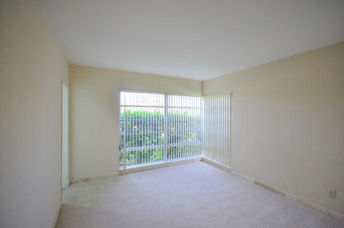 1501 South Ocean Boulevard, Unit P3 Boca Raton, FL 33432 - Photo 13 of 18 Berkeley Square Master Bedroom