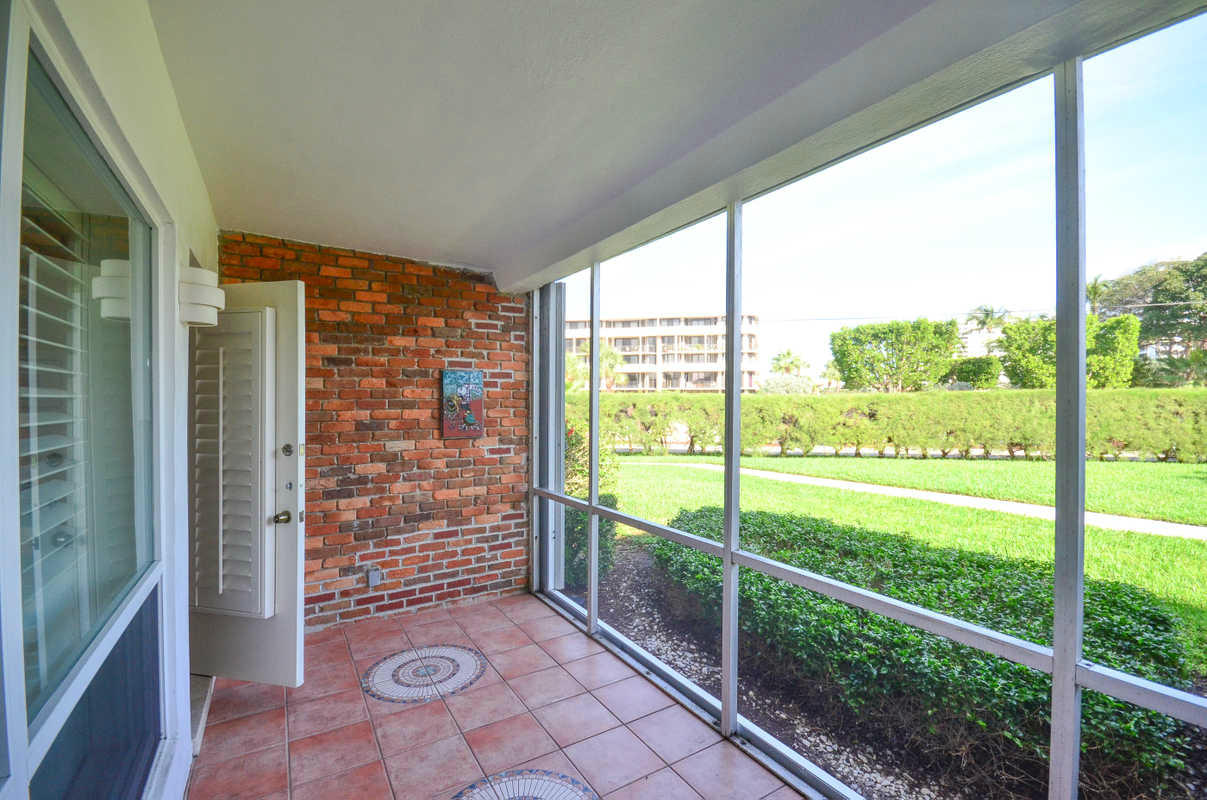 1501 South Ocean Boulevard, Unit P3 Boca Raton, FL 33432 - Photo 6 of 18 Berkeley Square Front Patio