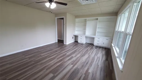 $1,700 | 1237 South Waco Street, Van Alstyne, TX 75495