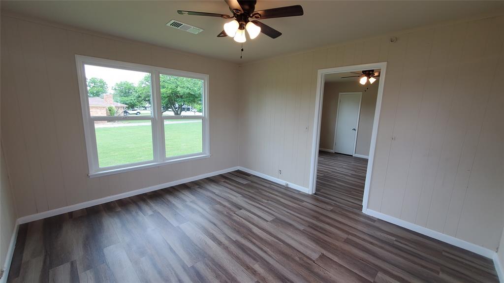 1237 South Waco Street Van Alstyne, TX 75495 - Photo 6 of 18