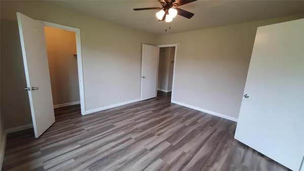 $1,700 | 1237 South Waco Street, Van Alstyne, TX 75495